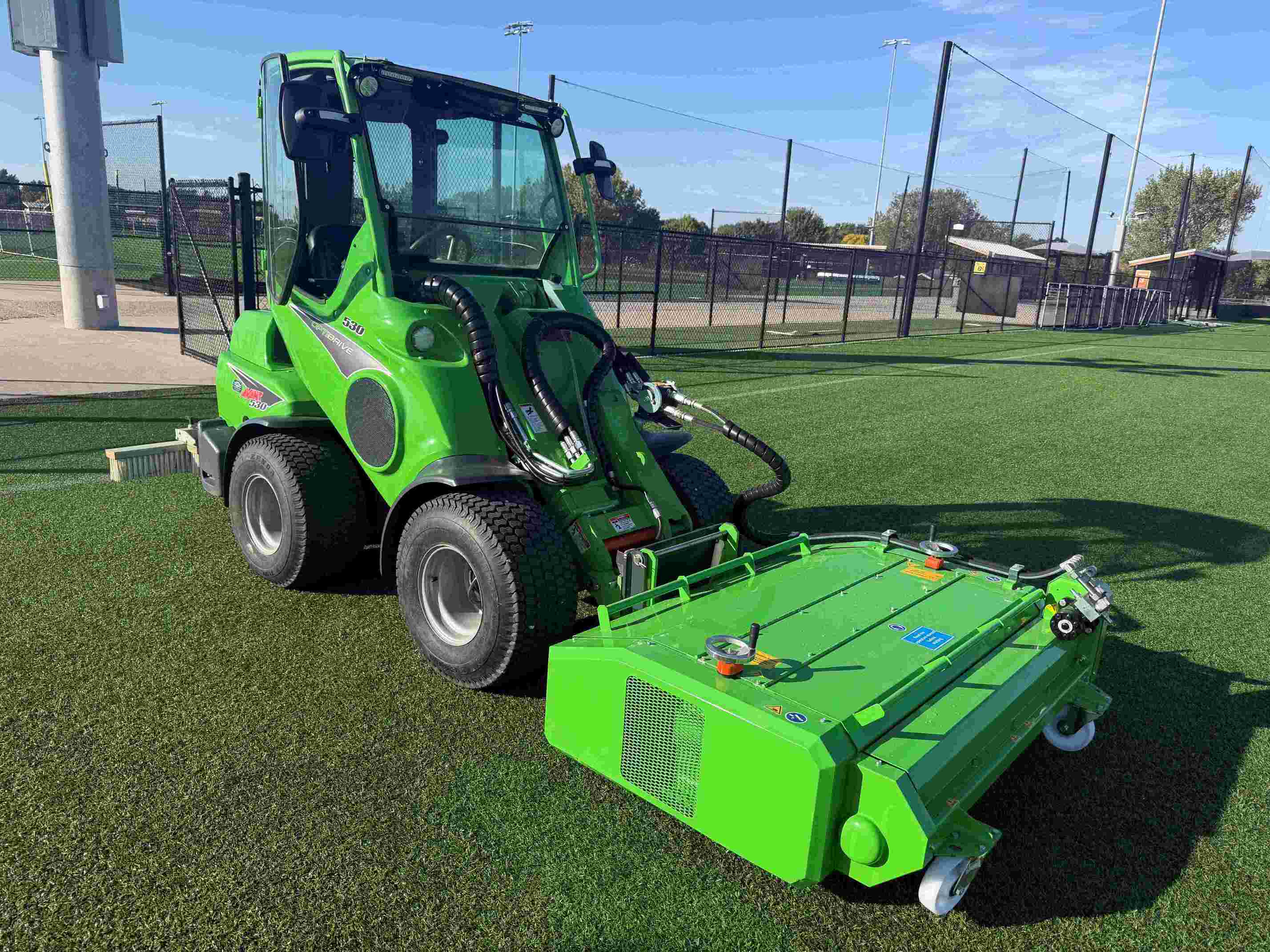 AVANT ATA1200 Artificial Turf Maintenance System